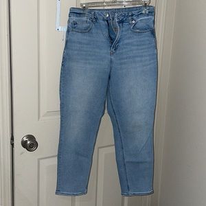 American Eagle stretch curvy mom jean, curvy size 4 EXTRA SHORT